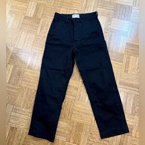 Everlane straight leg crop pant
Black color